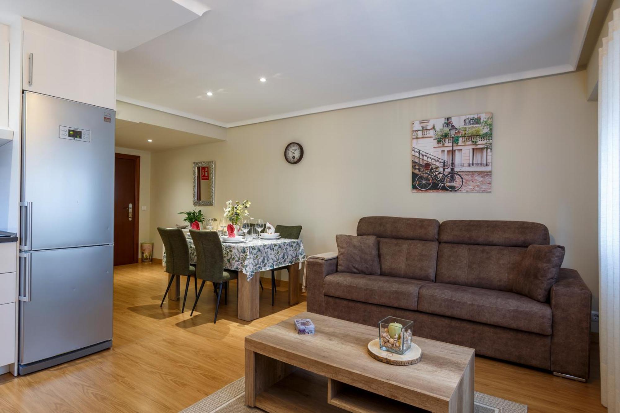 Apartamento Boutique Cervantes โอเบียโด ภายนอก รูปภาพ